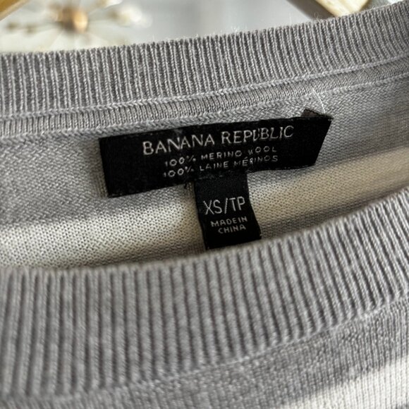Banana Republic Wool Sweater - Picture 2 of 3